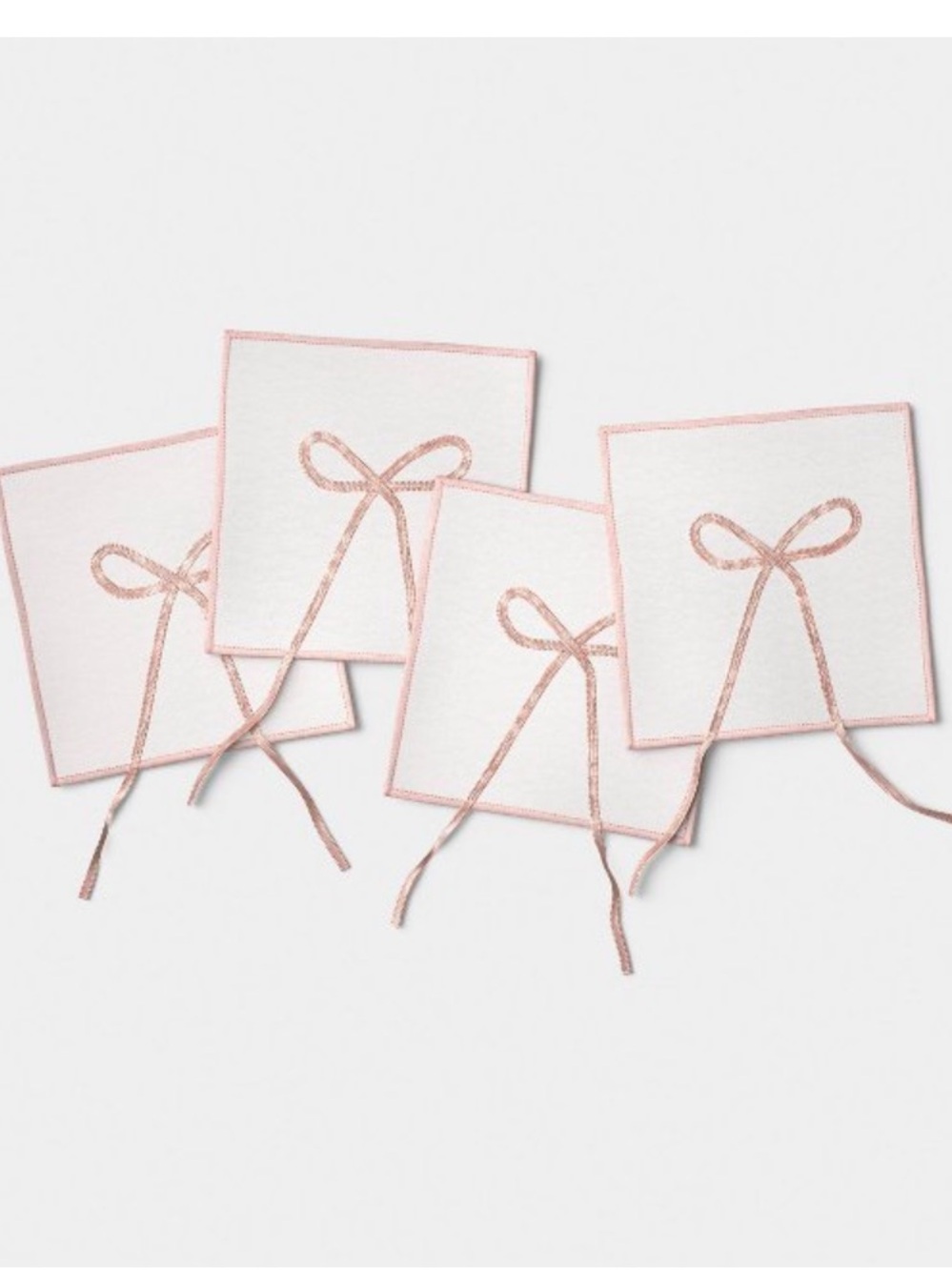 ROOM ESSENTIALS NWT 4pc Bow Cocktail Napkins